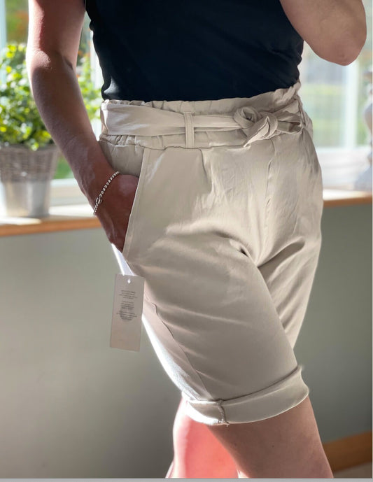 Made in Italy Beige Paper Bag Beige Shorts
