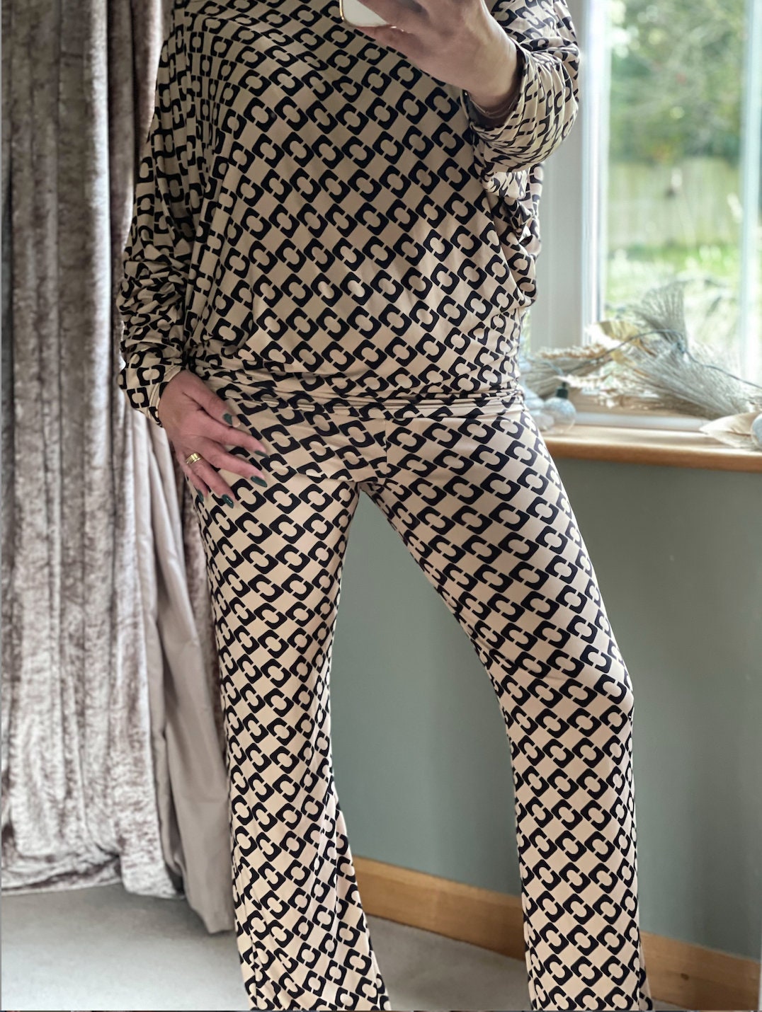 Made in Italy Beige and Black Ultimate Batwing LoungeWear