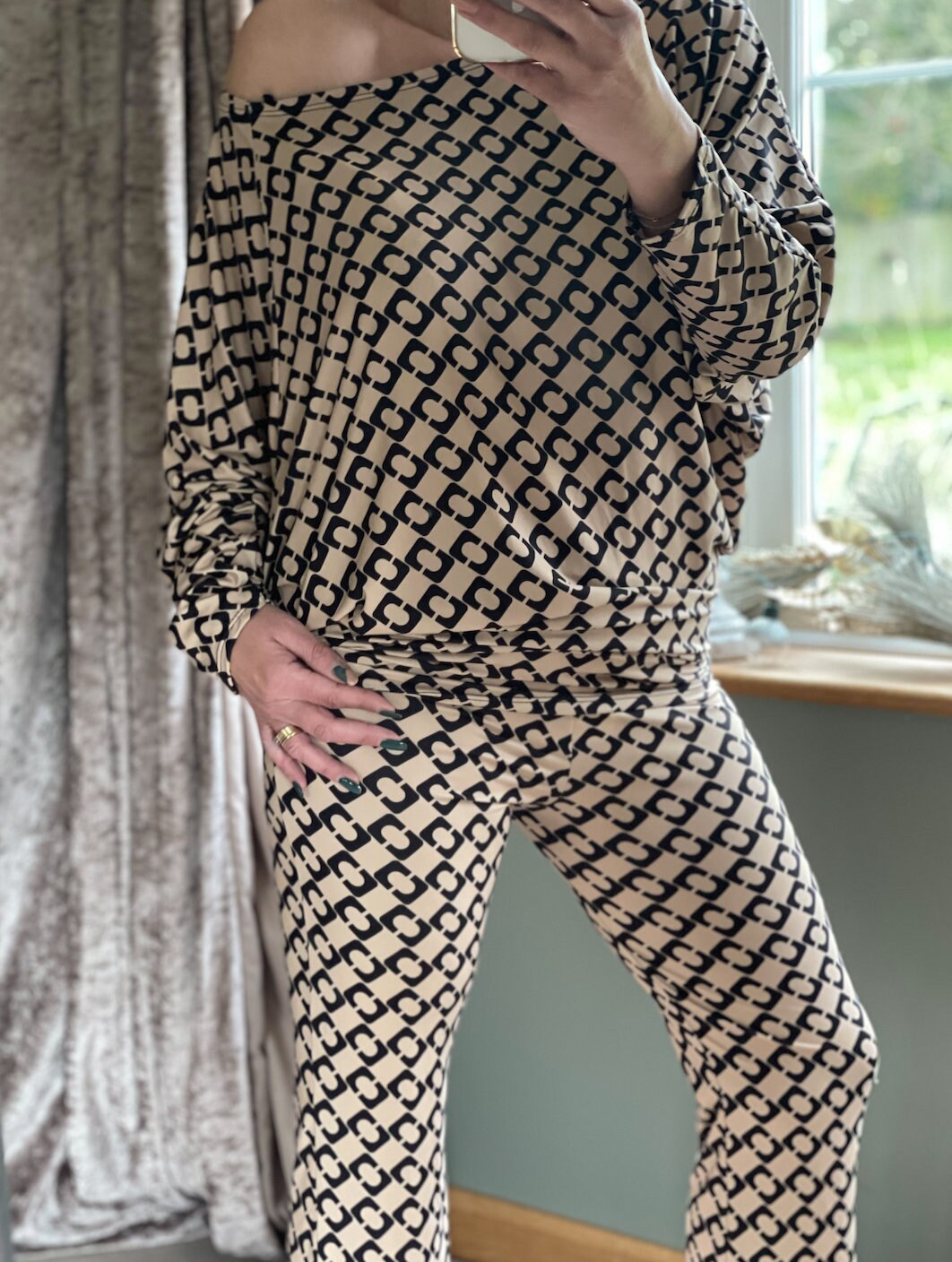 Made in Italy Beige and Black Ultimate Batwing LoungeWear