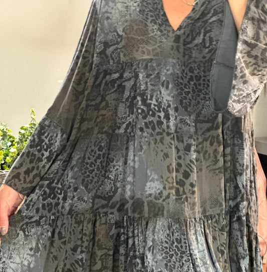 Made in Italy Grey Leopard Print Tiered Smock Dress, Shirt One Size